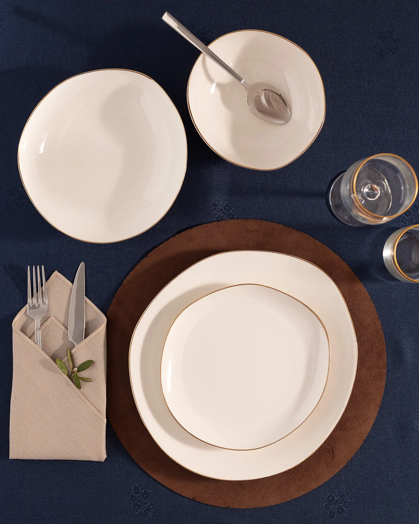 Alette Altın Yaldızlı 6 Kişilik 24 Parça Yemek Takımı - Beyaz/Gold